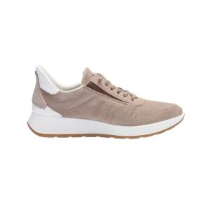 Beige herrsneakers i velour med elastiska band, bred passform och löstagbar fotbädd.