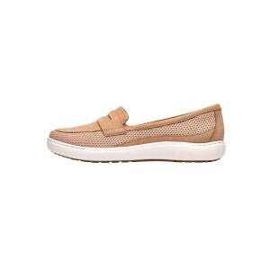 Sportig beige loafer för dam i nubuck från Clarks med flexibel sula och hög komfort