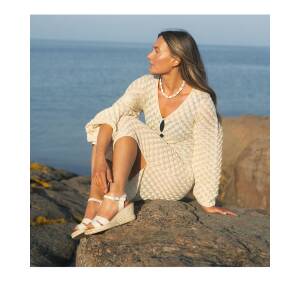 Sweeks Sigrid sandalett i cremefärgat skinn med kilklack i jute