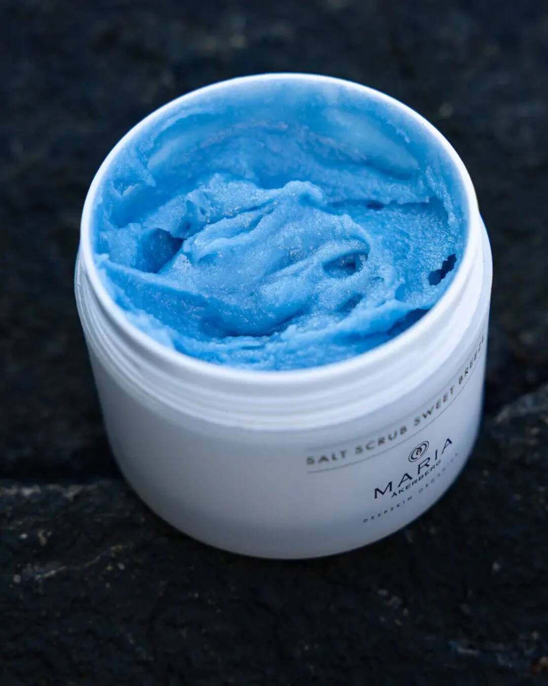 Salt Scrub Sweet Breeze kroppsskrubb med havssalt och närande oljor
